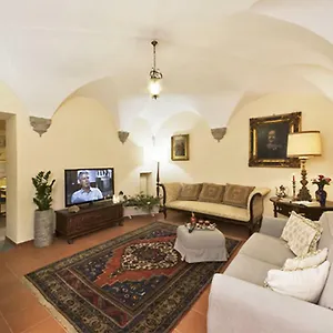 Via Dei Fossi Apartment